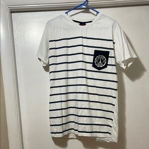 Paris, France, shirt size extra large